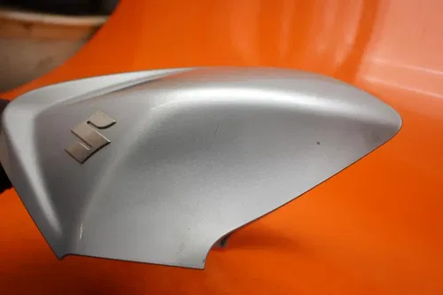 2007 2008 SUZUKI GSXR 1000 OEM FRONT GAS TANK FUEL CELL FAIRING COWL COVER TRIM