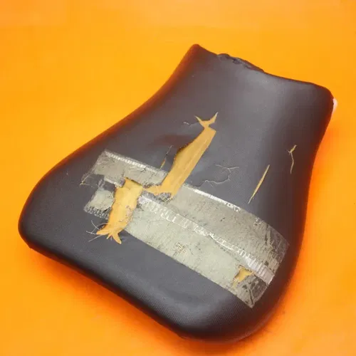 99-07 SUZUKI GSXR1300R BUSA OEM FRONT DRIVERS SEAT PAD SADDLE PILLION
