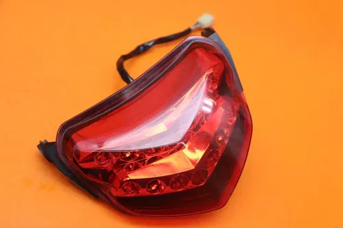 04-05 SUZUKI GSXR 600 750 OEM REAR TAIL TAILLIGHT BACK BRAKE LIGHT