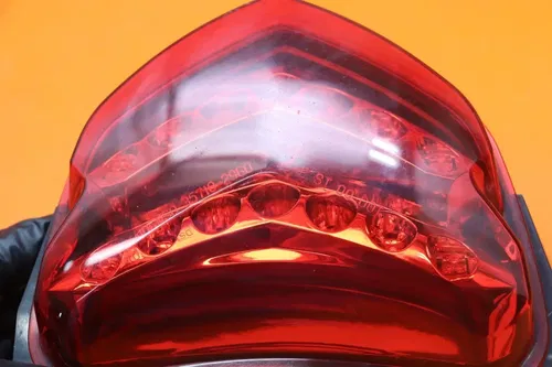 04-05 SUZUKI GSXR 600 750 OEM REAR TAIL TAILLIGHT BACK BRAKE LIGHT