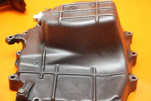 04-22 HONDA CBR1000RR OEM ENGINE MOTOR BOTTOM OIL PAN COVER 11210-MEL-000