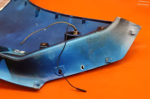 2007 2008 YAMAHA YZF R1 OEM RIGHT MID UPPER SIDE FAIRING COWL PLASTIC