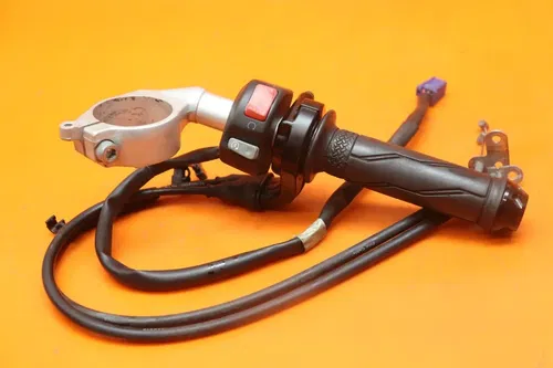 2004-2008 YAMAHA YZF R1 OEM RIGHT CLIP ON HANDLEBAR W SWITCHES