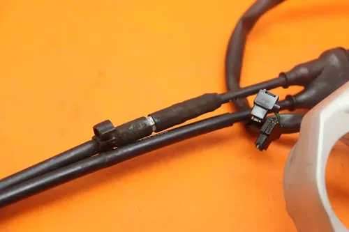 2004-2008 YAMAHA YZF R1 OEM RIGHT CLIP ON HANDLEBAR W SWITCHES