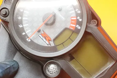 07-08 SUZUKI GSXR 1000 OEM SPEEDO TACH GAUGES DISPLAY SPEEDOMETER TACHOMETER