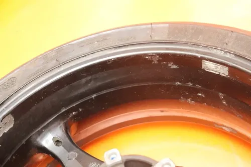 05-08 SUZUKI GSXR 1000 OEM STRAIGHT REAR WHEEL BACK RIM W TIRE