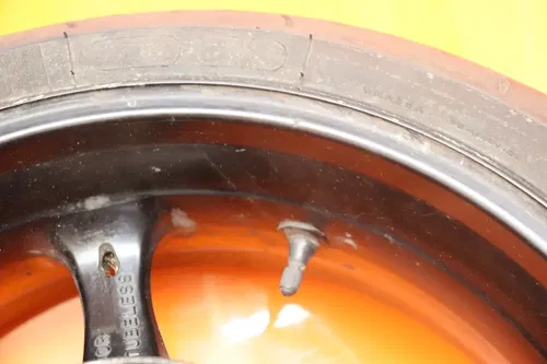 05-08 SUZUKI GSXR 1000 OEM STRAIGHT REAR WHEEL BACK RIM W TIRE
