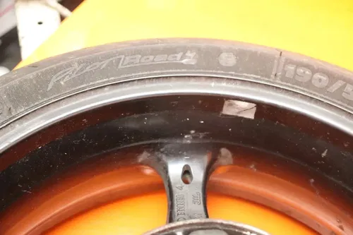 05-08 SUZUKI GSXR 1000 OEM STRAIGHT REAR WHEEL BACK RIM W TIRE
