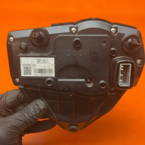 11-23 SUZUKI GSXR750 SPEEDO TACH GAUGES DISPLAY CLUSTER SPEEDOMETER 9K MILES