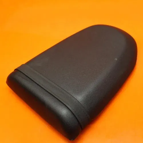 2001 2002 SUZUKI GSXR 1000 OEM REAR BACK PASSENGER TANDEM SEAT PAD SADDLE