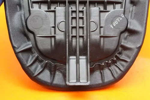 2001 2002 SUZUKI GSXR 1000 OEM REAR BACK PASSENGER TANDEM SEAT PAD SADDLE