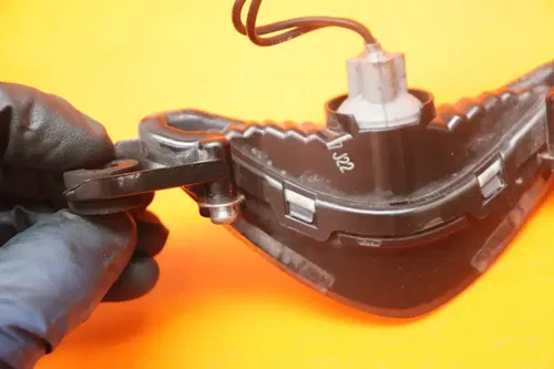 07-08 SUZUKI GSXR 1000 OEM RUNNING PILOT FRONT LIGHT