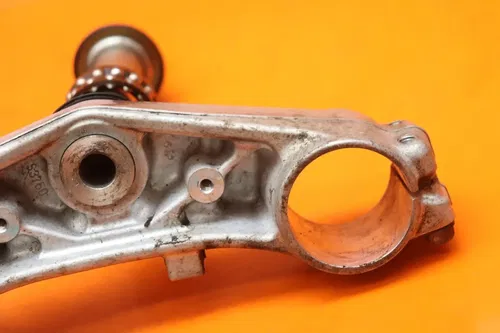 2006-2024 SUZUKI GSXR 600 750 OEM STR8 FRONT FORKS CLAMP LOWER TRIPLE TREE STEM