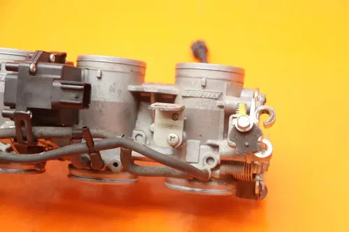 2013-2017 KAWASAKI NINJA ZX6R OEM MAIN FUEL INJECTORS / THROTTLE BODIES