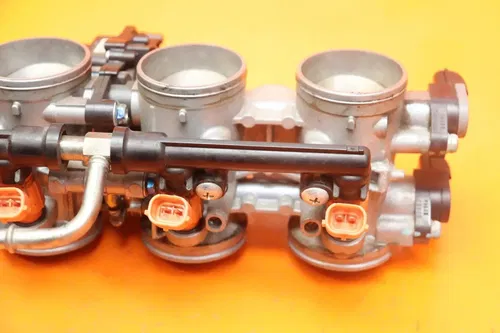 2013-2017 KAWASAKI NINJA ZX6R OEM MAIN FUEL INJECTORS / THROTTLE BODIES