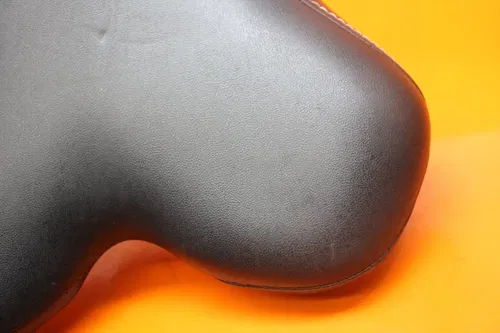 04 05 06 YAMAHA YZF R1 OEM FRONT DRIVERS SEAT PAD SADDLE PILLION