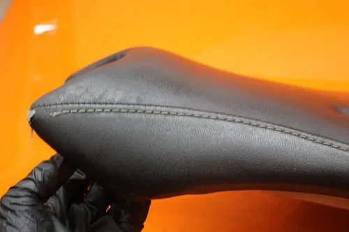 04 05 06 YAMAHA YZF R1 OEM FRONT DRIVERS SEAT PAD SADDLE PILLION