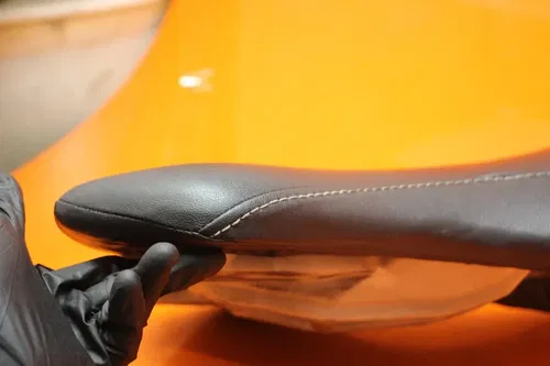 04 05 06 YAMAHA YZF R1 OEM FRONT DRIVERS SEAT PAD SADDLE PILLION