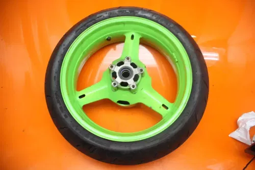 2001-2004 SUZUKI GSXR1000 OEM REAR WHEEL BACK RIM W TIRE 64111-40F01-019