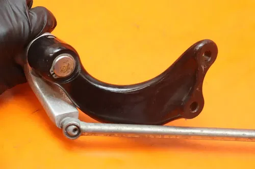 2007 HARLEY-DAVIDSON SPORTSTER 1200 OEM RIGHT REARSET REAR SET DRIVER FOOT PEG