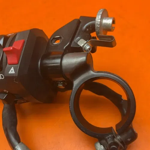 12-16 SUZUKI GSXR 1000 OEM LEFT CLIP ON HANDLEBAR W SWITCHES