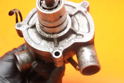 01-04 SUZUKI GSXR1000 OEM ENGINE WATER COOLANT PUMP