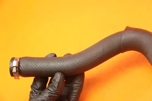 04-06 YAMAHA YZF R1 OEM RADIATOR HOSE