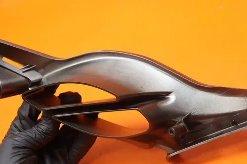 2011-2013 SUZUKI GSXR 1000 OEM FRONT CENTER COWL FAIRING *NO CRACKS*