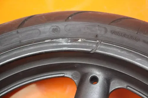 99-07 SUZUKI GSXR1300R BUSA OEM FRONT WHEEL RIM W TIRE 54111-33E10-35W