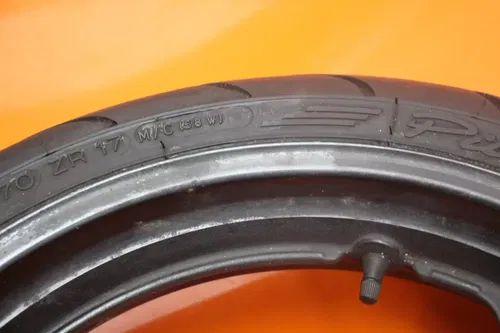 99-07 SUZUKI GSXR1300R BUSA OEM FRONT WHEEL RIM W TIRE 54111-33E10-35W