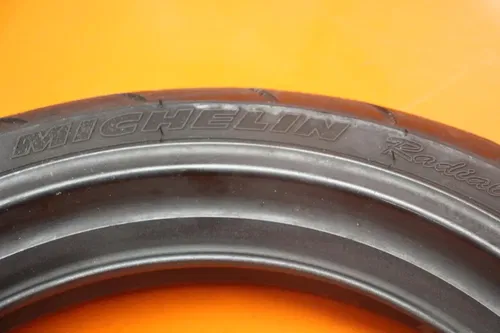 99-07 SUZUKI GSXR1300R BUSA OEM FRONT WHEEL RIM W TIRE 54111-33E10-35W