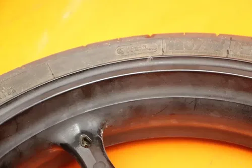 05-08 SUZUKI GSXR 1000 OEM STRAIGHT FRONT WHEEL RIM W TIRE