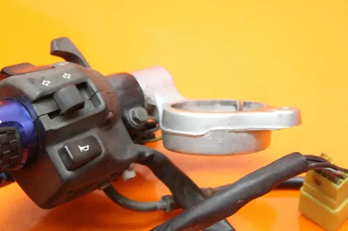 2001 2002 SUZUKI GSXR 1000 OEM LEFT CLIP ON HANDLEBAR W SWITCHES 37400-33E31