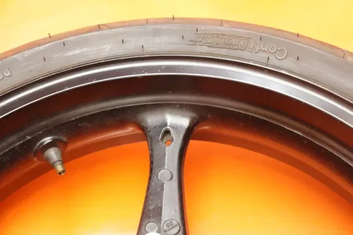2005-2008 SUZUKI GSXR 1000 OEM STRAIGHT FRONT WHEEL RIM W TIRE