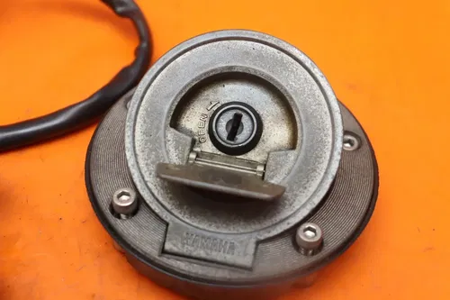 03-05 YAMAHA YZF R6 OEM IGNITION LOCK KEY SET W/ GAS CAP