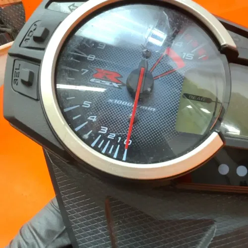 09-15 SUZUKI GSXR 1000 OEM SPEEDO TACH GAUGES DISPLAY CLUSTER SPEEDOMETER *578 M