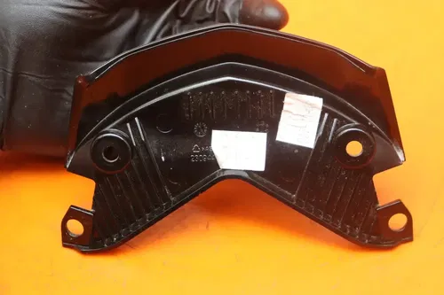 2013-2017 TRIUMPH DAYTONA 675 CENTER REAR BACK TAIL FAIRING COWL