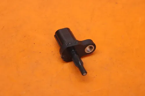 22-25 2023 YAMAHA YZF R7 OEM AIR INTAKE TEMPERATURE TEMP SENSOR