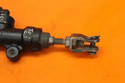 09-15 2011 SUZUKI GSXR 1000 OEM REAR BACK BRAKE MASTER CYLINDER W RESERVOIR