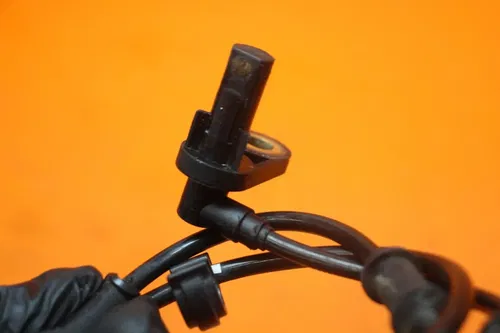 09-16 KAWASAKI VULCAN 1700 VOYAGER ABS OEM REAR ABS BRAKE SENSOR 21176-0104