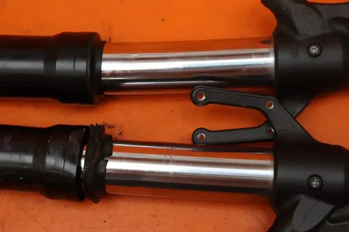 2022-2025 YAMAHA YZF R7 OEM LEFT FRONT FORK SHOCK SUSPENSION