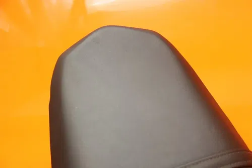 2004-2005 SUZUKI GSXR600 REAR BACK PASSENGER TANDEM SEAT PAD SADDLE PILLION