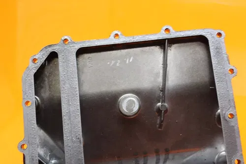 2006-2010 KAWASAKI NINJA ZX10R OEM ENGINE MOTOR BOTTOM OIL PAN COVER 49034-0034