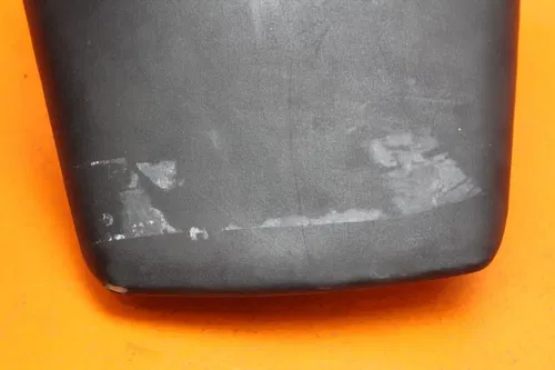 01 02 YAMAHA YZF R6 OEM REAR BACK PASSENGER TANDEM SEAT PAD SADDLE PILLION