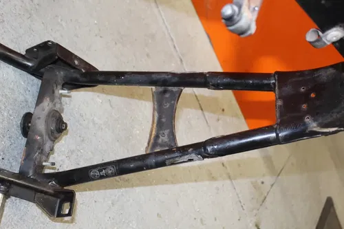 02-06 Harley-Davidson Road King FLHR OEM STRAIGHT FRAME CHASSI C 386-334-6729