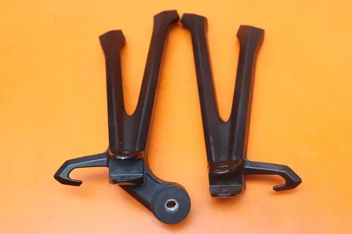 2017 SUZUKI GSXR 600 750 OEM REAR BACK PASSENGER FOOT PEG REST SET PAIR