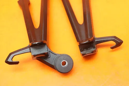 2017 SUZUKI GSXR 600 750 OEM REAR BACK PASSENGER FOOT PEG REST SET PAIR