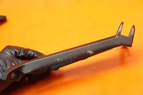 2017 SUZUKI GSXR 600 750 OEM REAR BACK PASSENGER FOOT PEG REST SET PAIR
