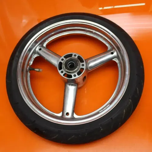 99-07 SUZUKI GSXR1300R BUSA OEM CHROME FRONT WHEEL RIM W TIRE 54111-33E10-35W