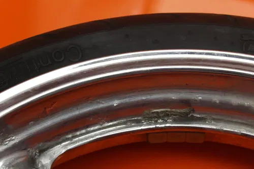 99-07 SUZUKI GSXR1300R BUSA OEM CHROME FRONT WHEEL RIM W TIRE 54111-33E10-35W